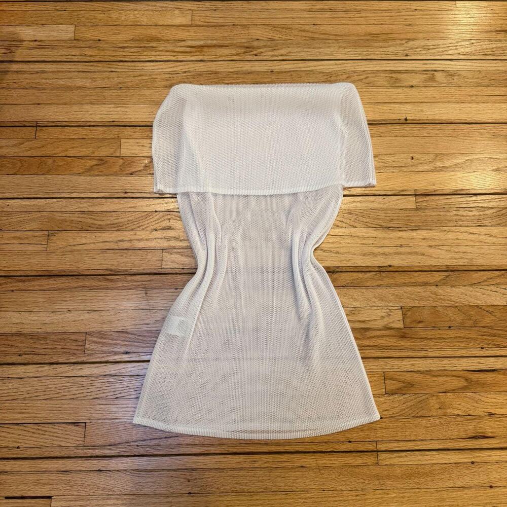 PLEATS PLEASE ISSEY MIYAKE White Off-Shoulder Stretch Pleated Top